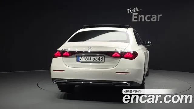 Mercedes-Benz E-Class E-класс W214 E300 4MATIC Exclusive — Фото автомобиля 4