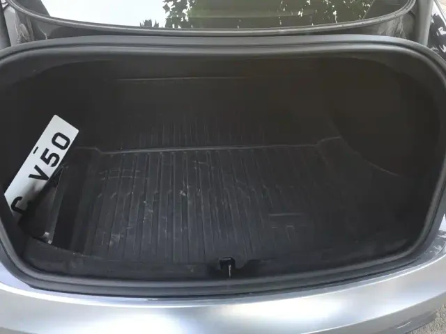 Tesla Model 3 — Фото автомобиля 4