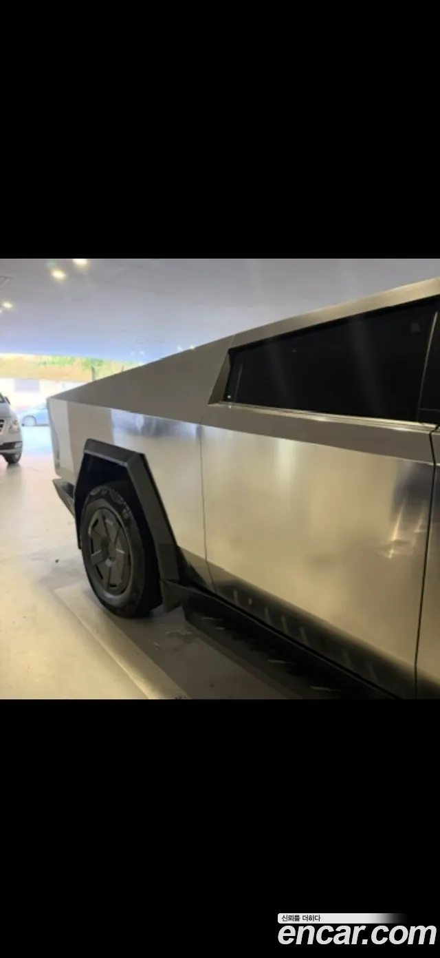 Tesla Cybertruck — Фото автомобиля 4
