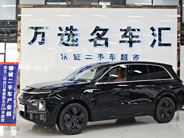 Li Auto L8 — Фото автомобиля 3