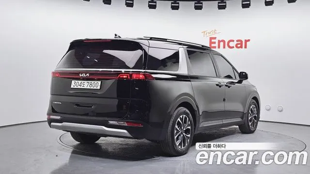 Kia Canival — Фото автомобиля 2