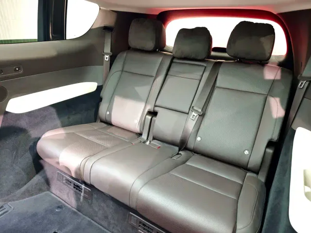 Li Auto MEGA — Фото автомобиля 18