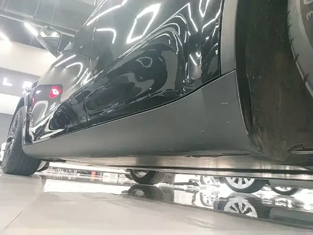 Tesla Model Y — Фото автомобиля 21