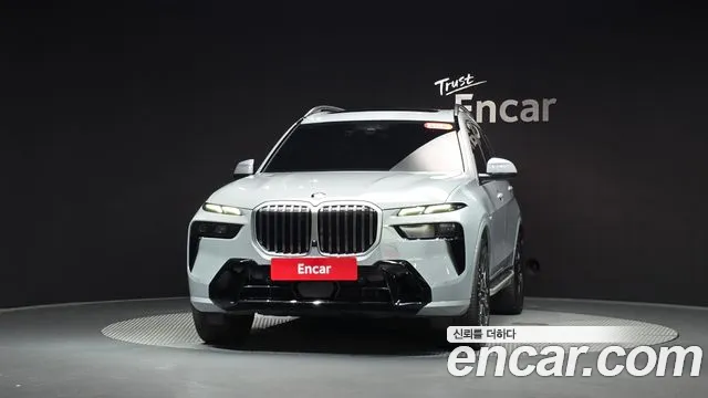 BMW X7 — Фото автомобиля 3
