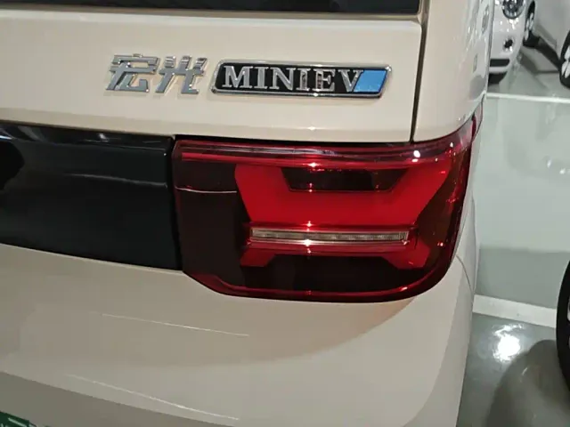 Wuling Hongguang Mini EV — Фото автомобиля 7