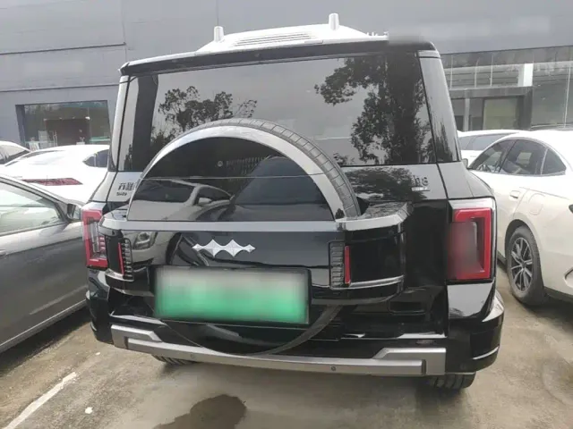 BYD FangChengBao Leopard 8 — Фото автомобиля 5