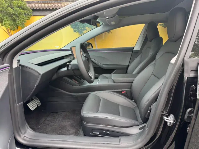 Tesla Model 3 — Фото автомобиля 7