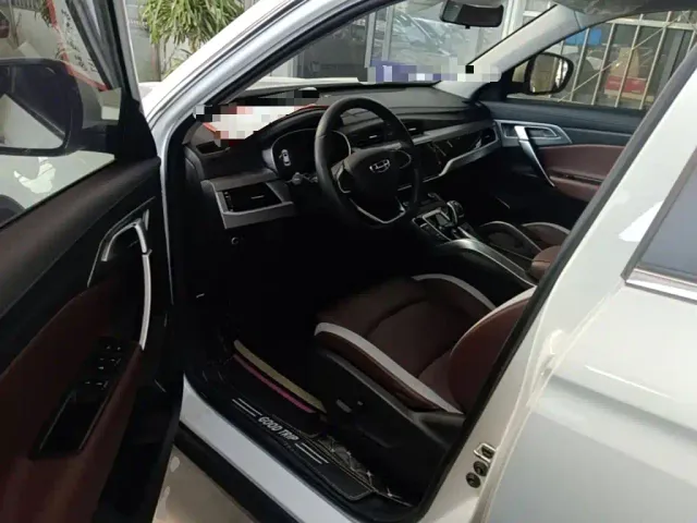 Geely Boyue — Фото автомобиля 15
