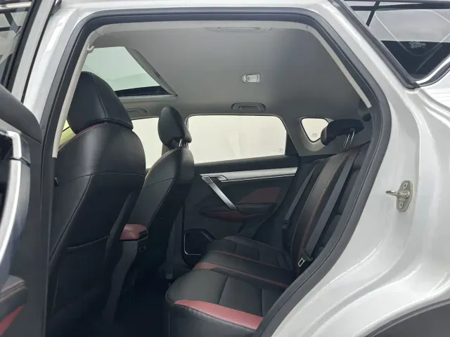 Geely Binyue — Фото автомобиля 6
