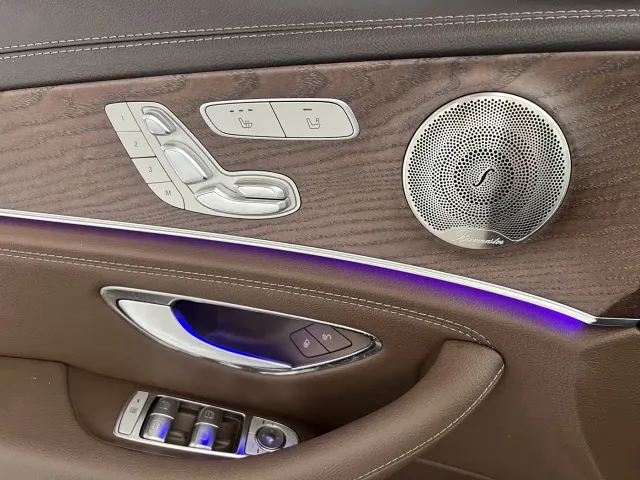 Mercedes-Benz E-Class — Фото автомобиля 9