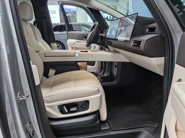 Li Auto MEGA — Фото автомобиля 8