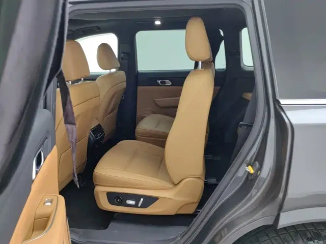 Li Auto ONE — Фото автомобиля 15