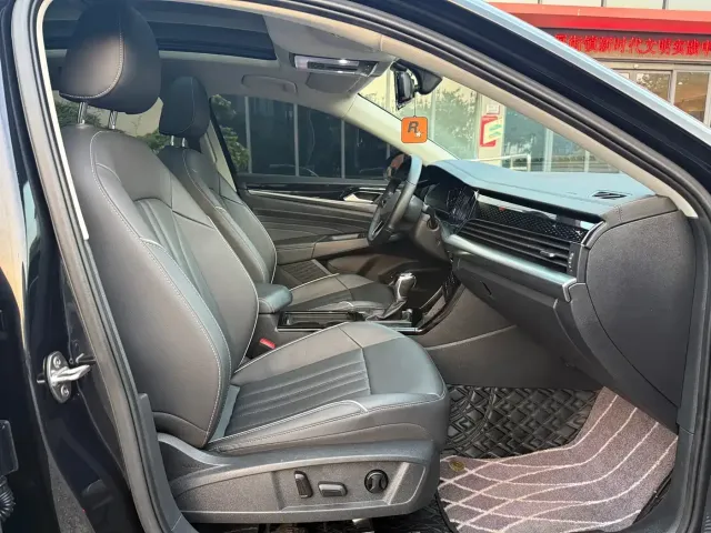 Volkswagen Passat — Фото автомобиля 13