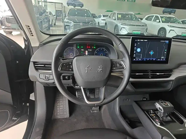 Hongqi E-QM5 — Фото автомобиля 10