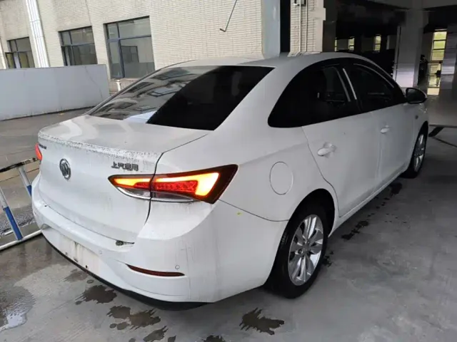 Buick Excelle — Фото автомобиля 6
