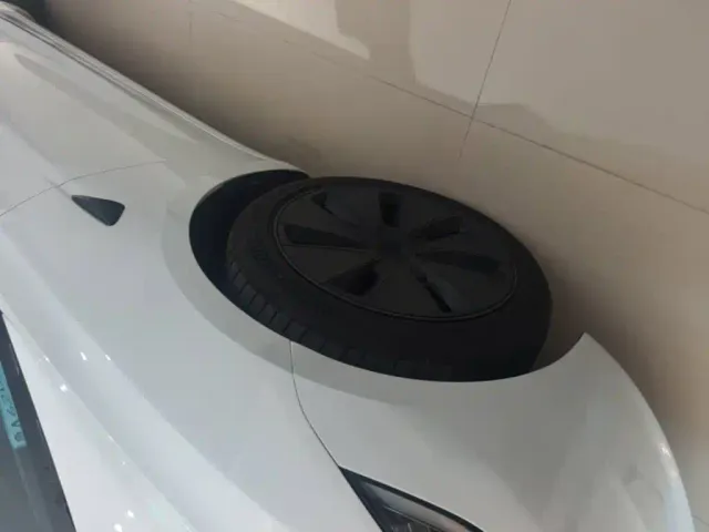 Tesla Model 3 — Фото автомобиля 22