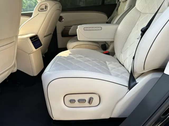 Li Auto L9 — Фото автомобиля 11