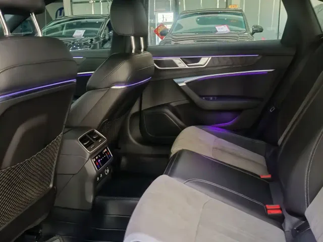 Audi A6L — Фото автомобиля 12