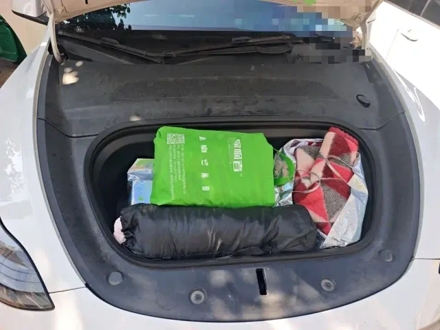 Tesla Model Y — Фото автомобиля 21