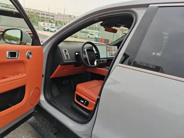 Li Auto L9 — Фото автомобиля 2