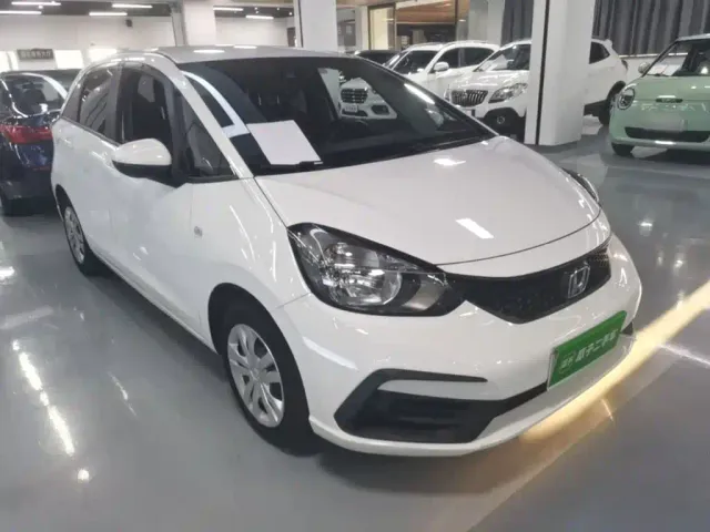 Honda Fit — Фото автомобиля 3
