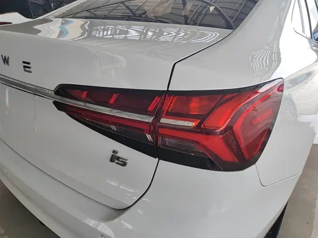 Roewe i5 — Фото автомобиля 7