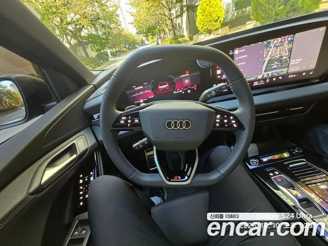 Audi Q6 e-tron — Фото автомобиля 10