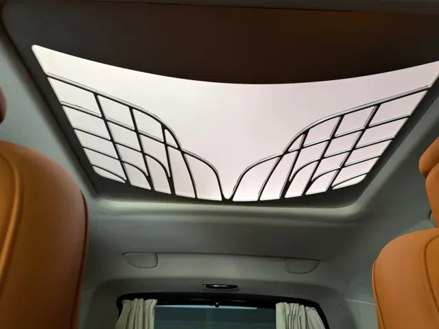 Mercedes-Benz V-Class — Фото автомобиля 12