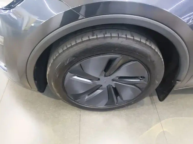 Tesla Model Y — Фото автомобиля 22