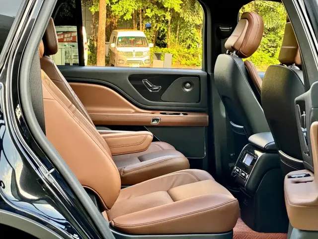 Lincoln Aviator — Фото автомобиля 9