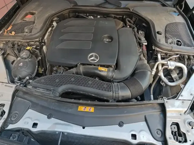 Mercedes-Benz E-Class — Фото автомобиля 21