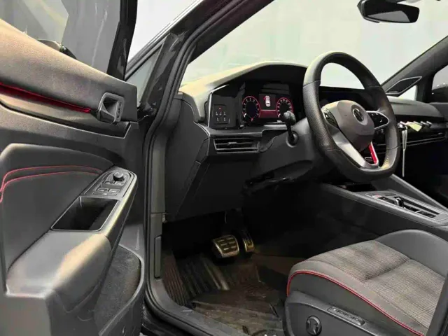 Volkswagen Golf GTI — Фото автомобиля 7