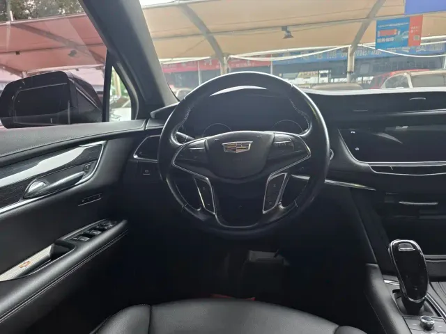 Cadillac XT5 — Фото автомобиля 11