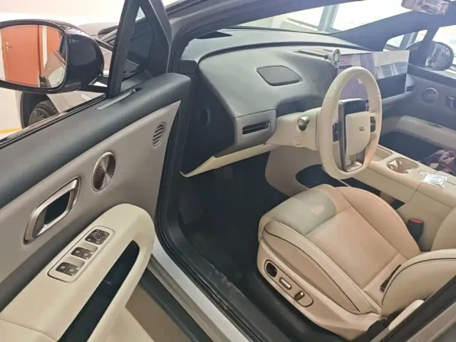 Li Auto i6 — Фото автомобиля 15