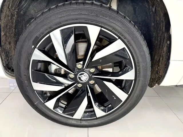 Skoda Karoq — Фото автомобиля 14
