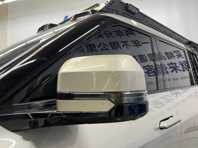 BYD FangChengBao Leopard 8 — Фото автомобиля 5
