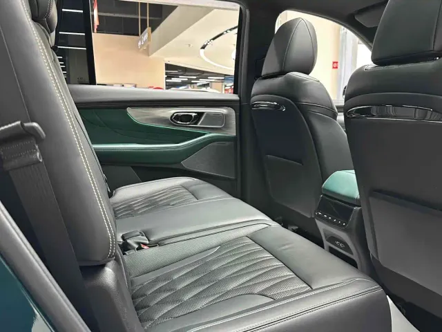 GAC Trumpchi GS8 — Фото автомобиля 30