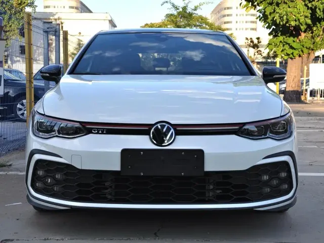 Volkswagen Golf GTI — Фото автомобиля 2