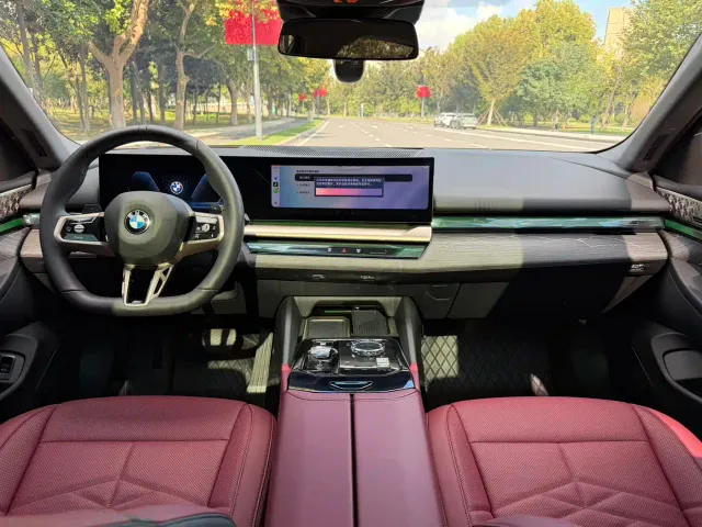 BMW 5 Series — Фото автомобиля 5