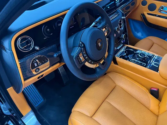 Rolls-Royce Cullinan — Фото автомобиля 14