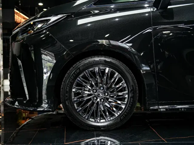 Lexus LM — Фото автомобиля 5