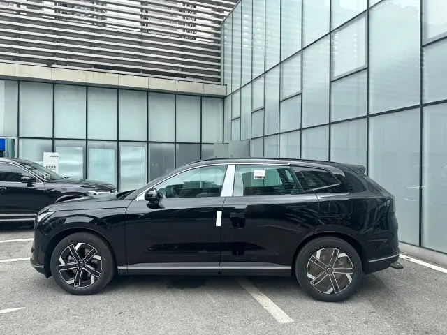 Volvo XC70 Plug-in Hybrid — Фото автомобиля 5