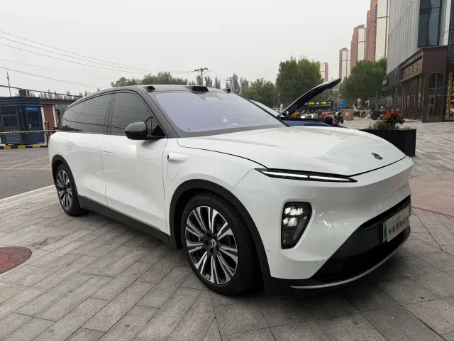 Nio ES8 — Фото автомобиля 3