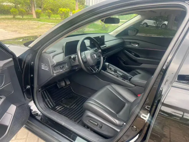 Honda Accord — Фото автомобиля 4