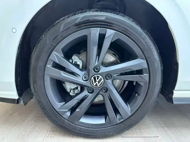 Volkswagen Golf — Фото автомобиля 17