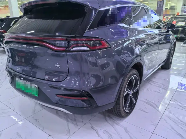 BYD Tang — Фото автомобиля 6