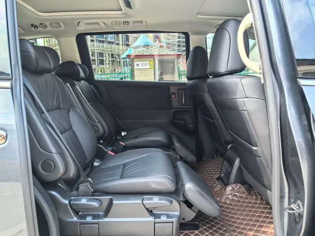 Honda Odyssey — Фото автомобиля 11