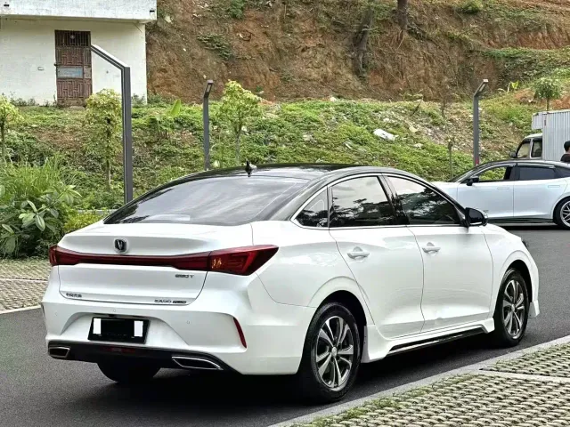 Changan Eado — Фото автомобиля 9