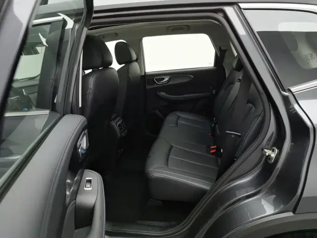 Roewe RX5 — Фото автомобиля 15