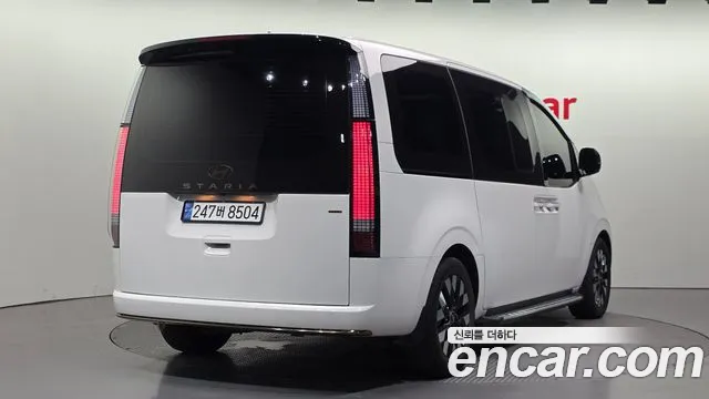 Hyundai Staria Staria 4WD Lounge 7 мест — Фото автомобиля 2